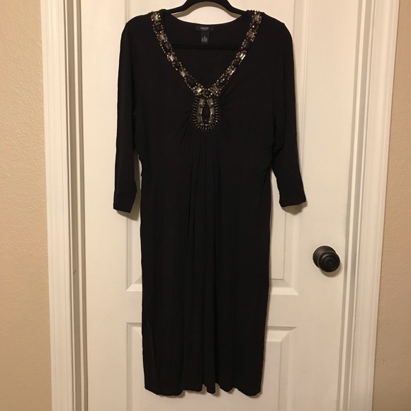 ALFANI Woman Black Long Sleeves dress w/ rhinestones in the front. Size 1X - Picture 2 of 7